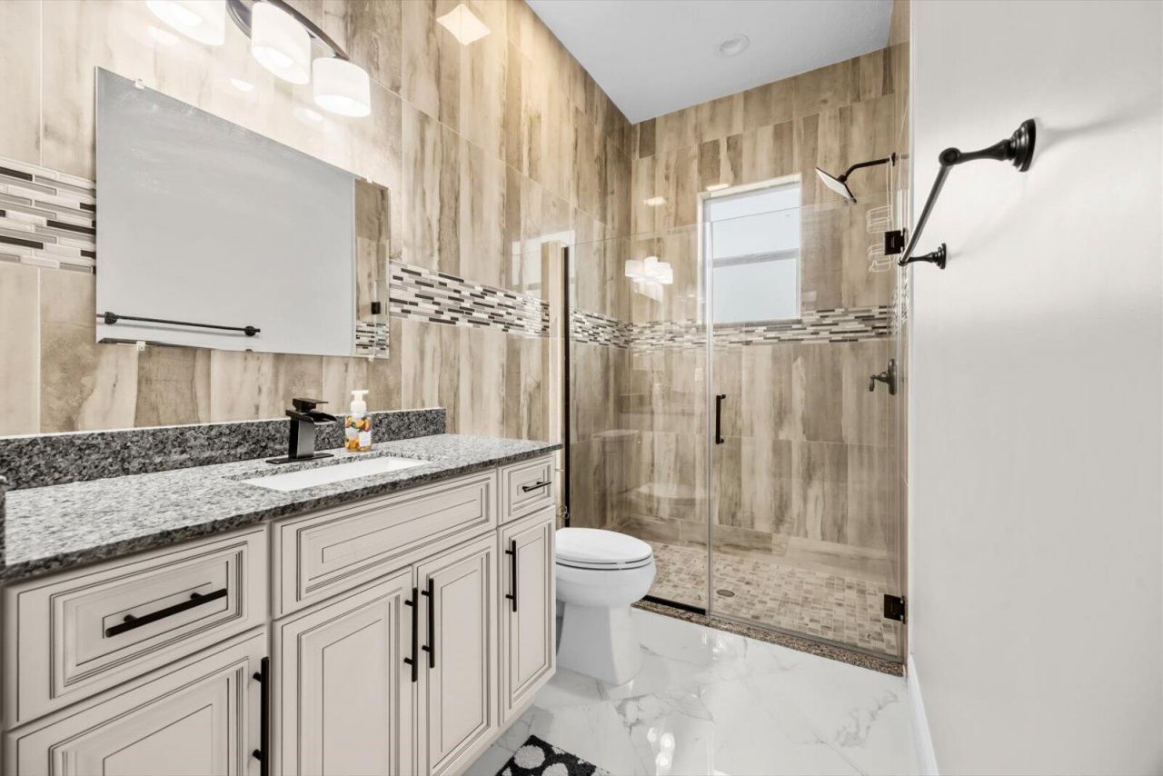 562 SW Souris Avenue, Port Saint Lucie, FL 34953 Photo