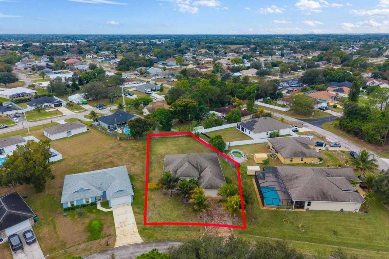 562 SW Souris Avenue, Port Saint Lucie, FL 34953 Photo