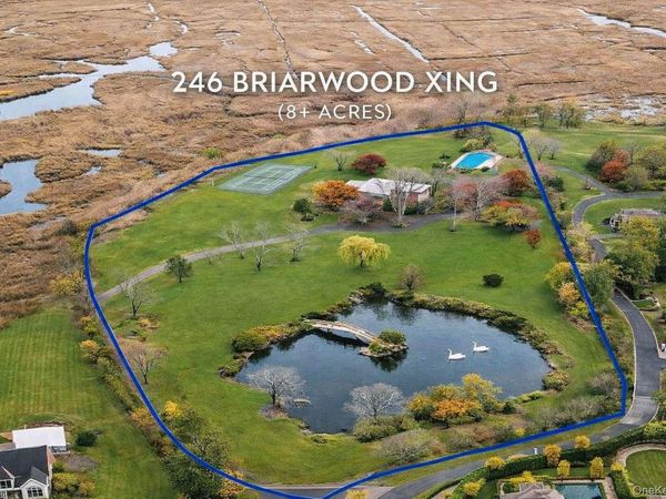 246 Briarwood Crossing, Lawrence, NY 11559