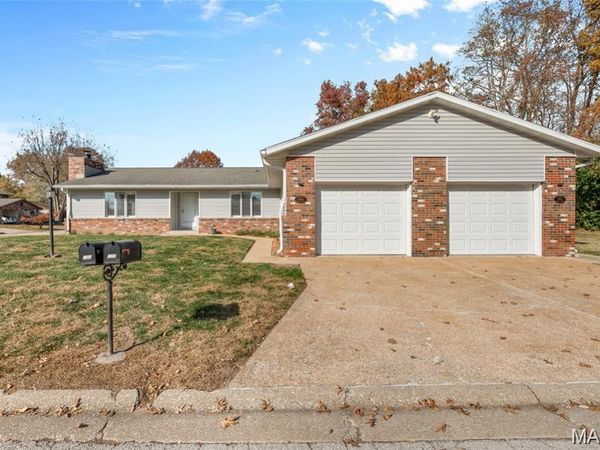 302 BRITANNA Drive, Swansea, IL 62226