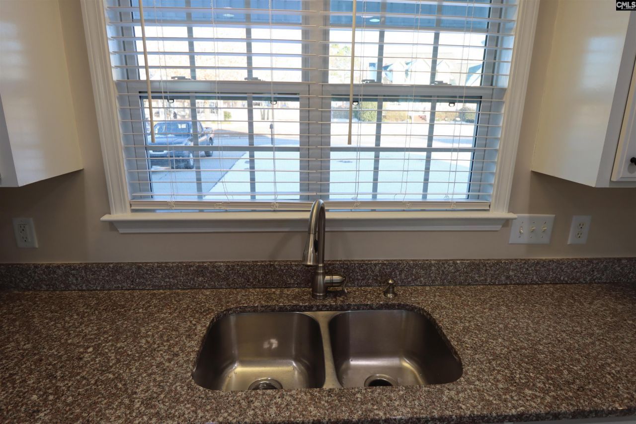 126 Southern Oak Drive Photo 7