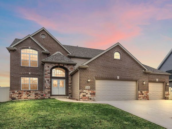 1089 Lakeview Drive, Hobart, IN 46342