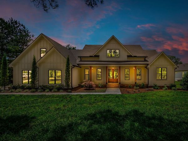 445 Old Pond Ln, Dickson, TN 37055