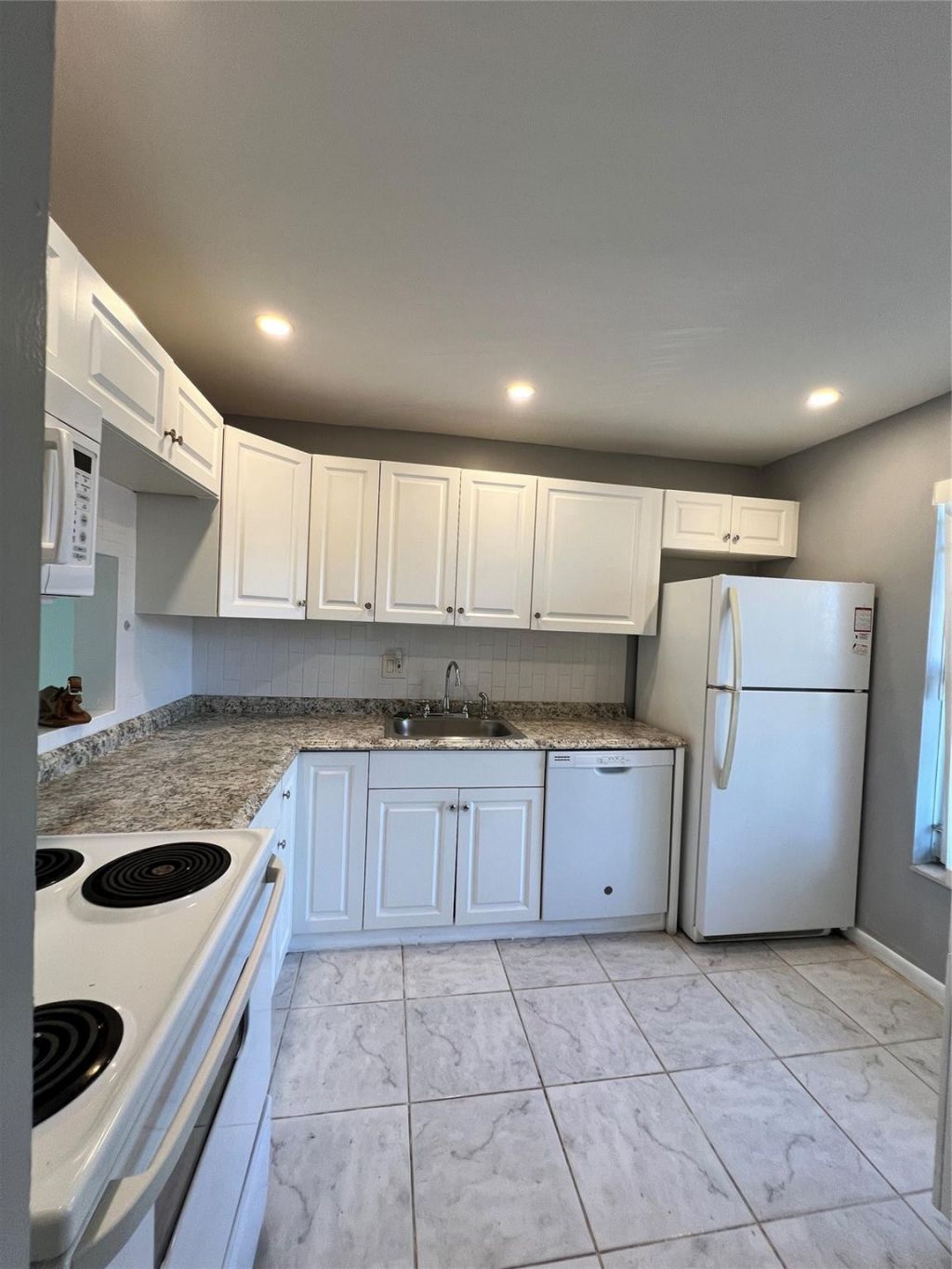 6001 NW 61st Avenue, Unit 110, Tamarac, FL 33319 Photo