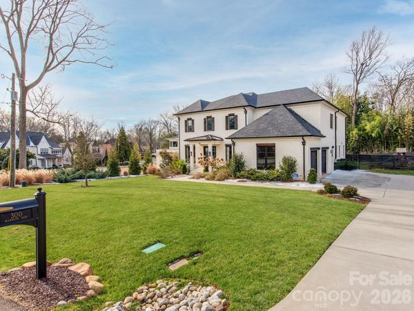 300 Mammoth Oaks Drive, Charlotte, NC 28270
