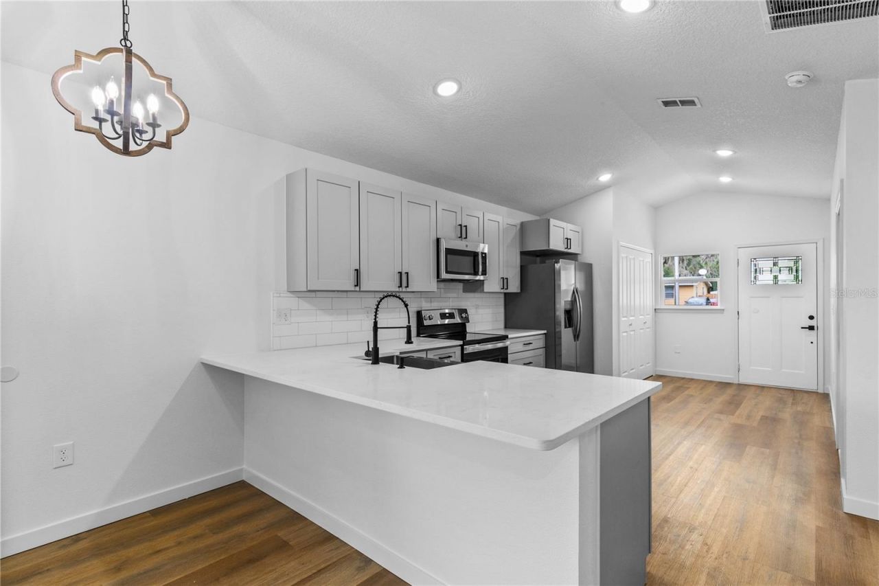 1012 E Hazzard, Eustis, FL 32726 Photo