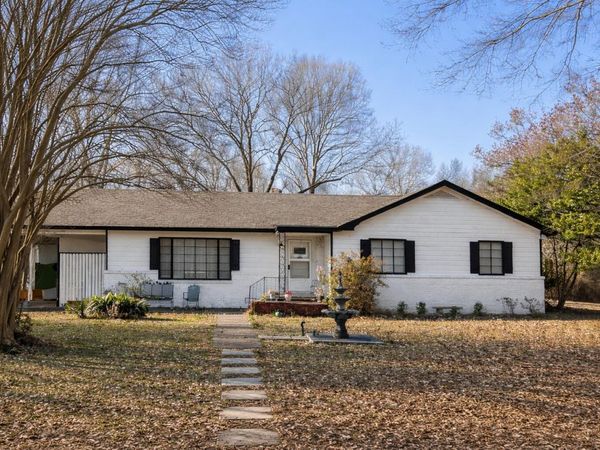 308 Magnolia Dr., Raleigh, MS 39153