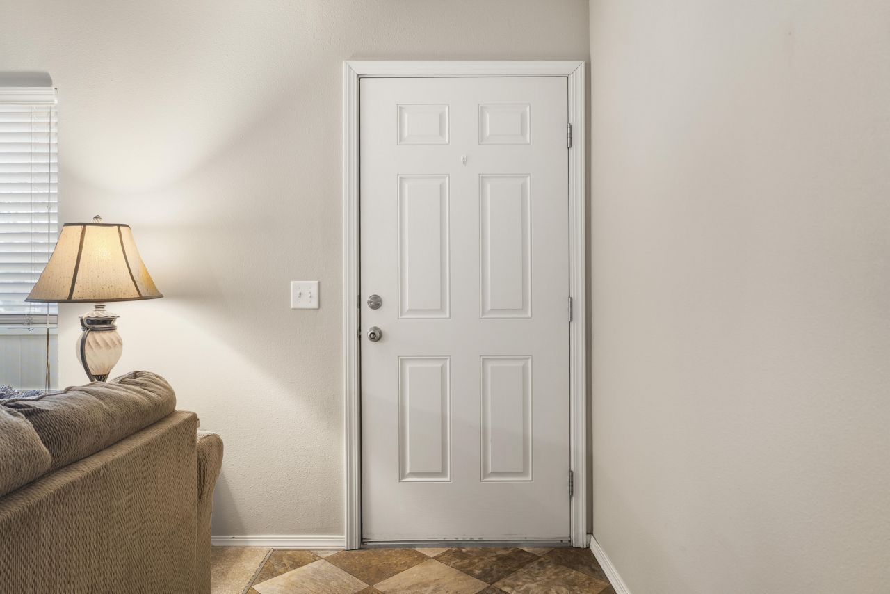 2395 SW Yarrow Creek Drive, Redmond, OR 97756 Main Photo