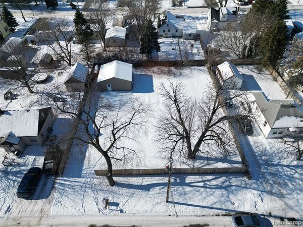 211 Oxford Street, Hampton Twp, MI 48708