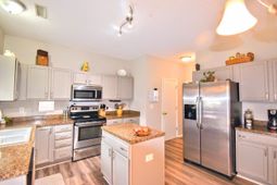 4079 Laurelwood Drive photo 4