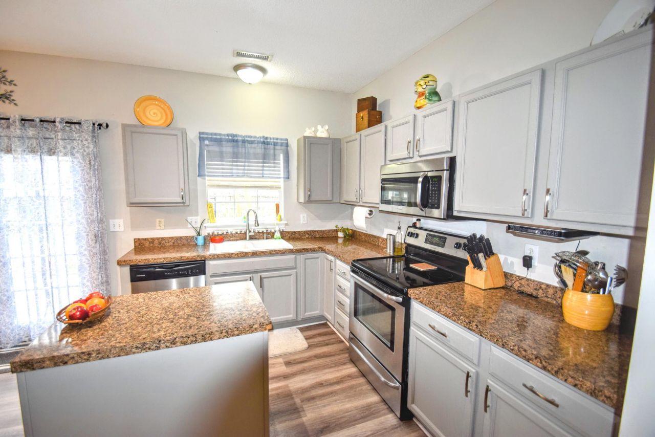 4079 Laurelwood Drive Photo 7