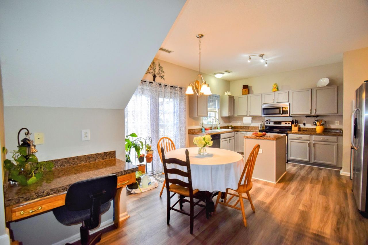 4079 Laurelwood Drive Photo 9