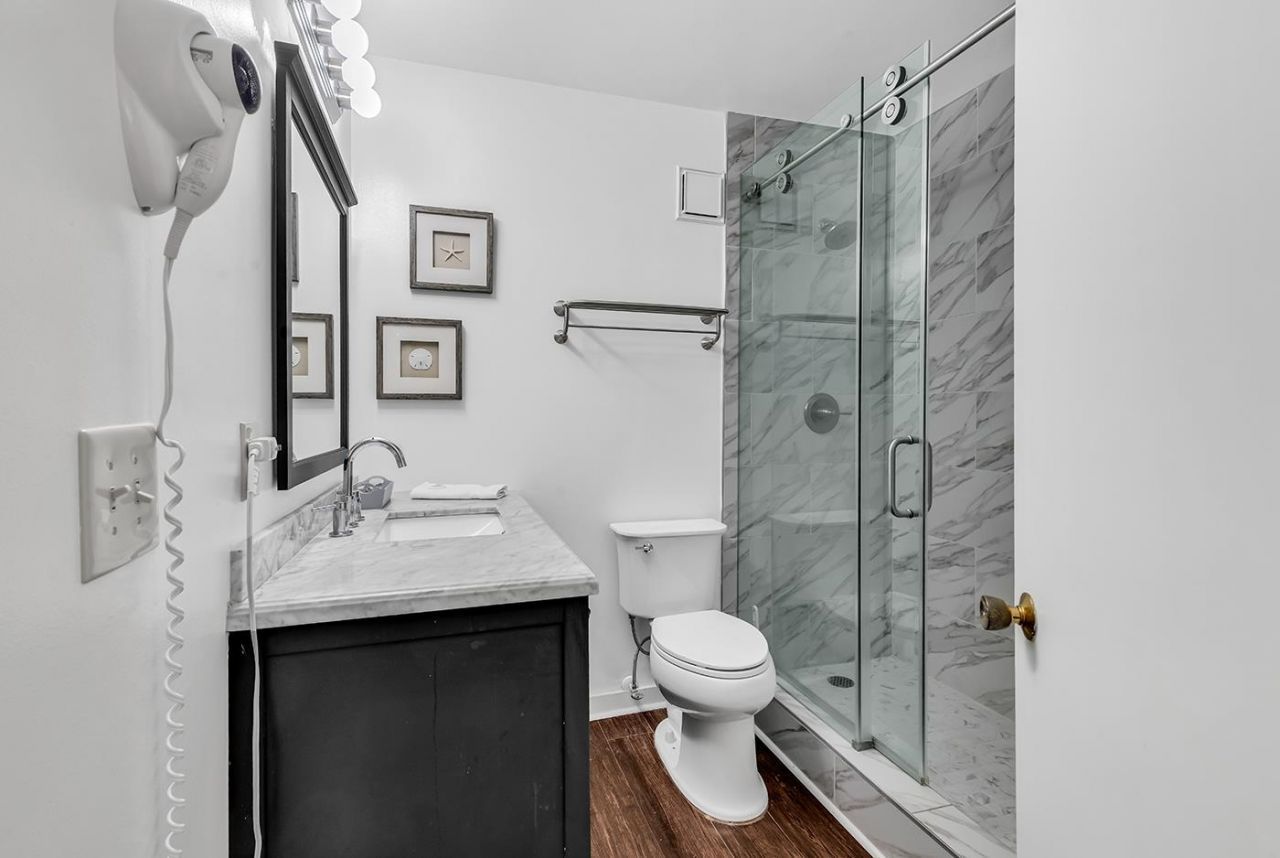 5905 S Kings Hwy. Photo 7