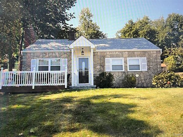 7 Staubitz Avenue, Pearl River, NY 10965