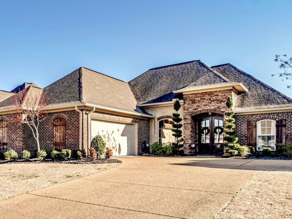 307 Emerald Way, Brandon, MS 39047