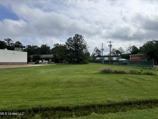 Cross Park Drive, Pearl, MS 39208