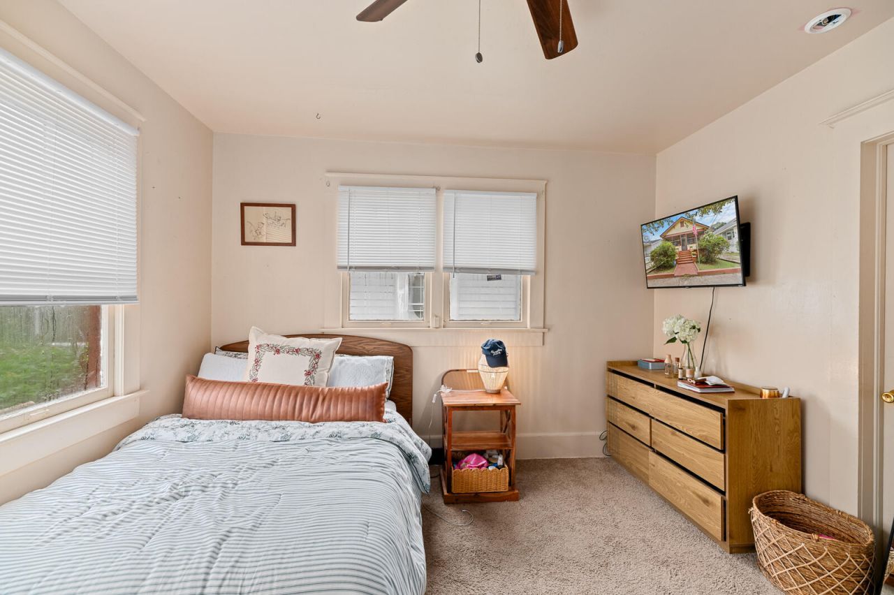 7 Gordon Street Photo 7