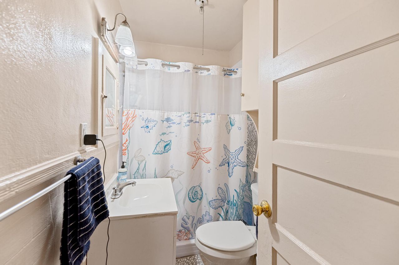 7 Gordon Street Photo 8