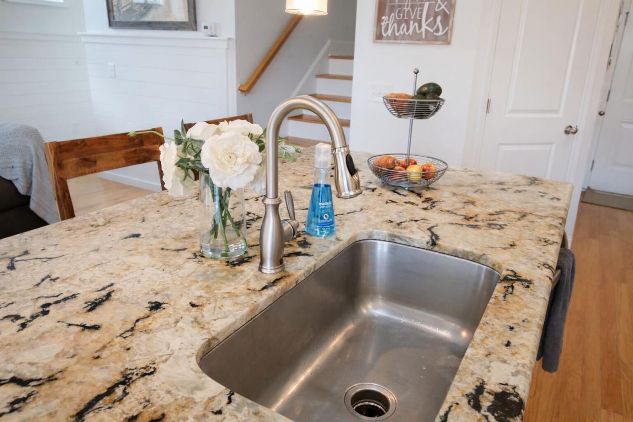 1466 Red Tide Road Photo 7