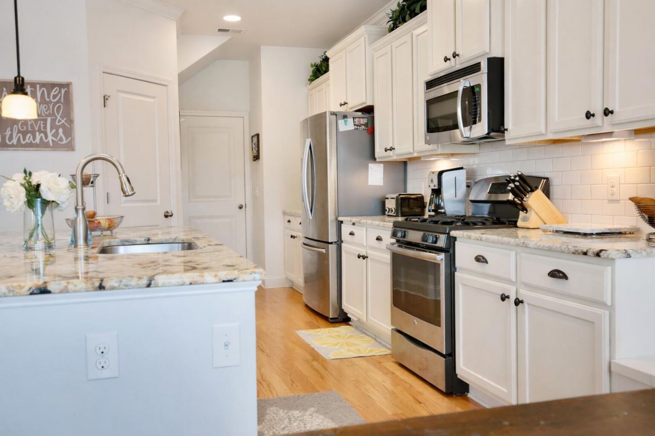 1466 Red Tide Road Photo 8