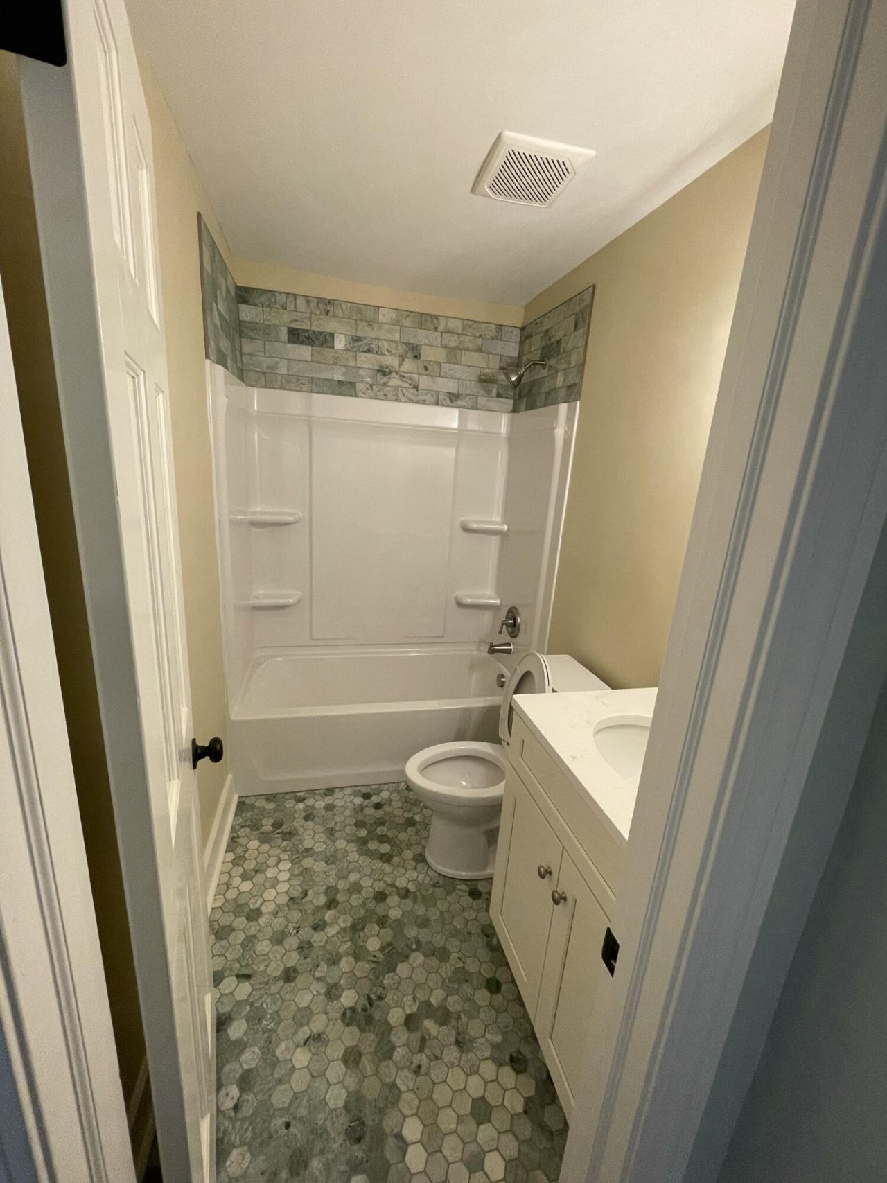 44 Hillcreek Boulevard Photo 9