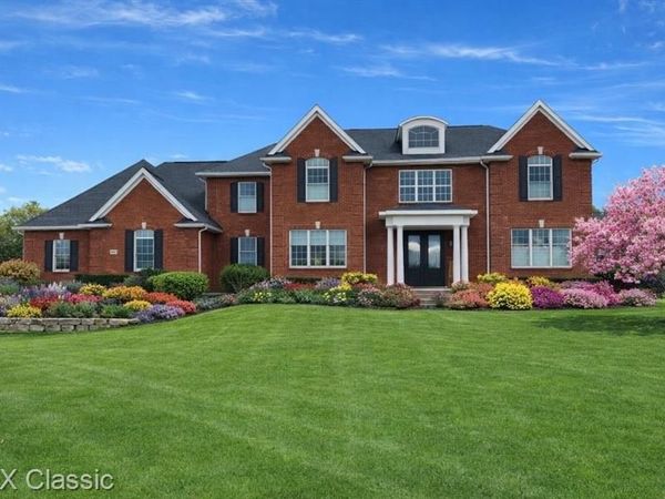 1994 Charles Court, Milford Twp, MI 48380