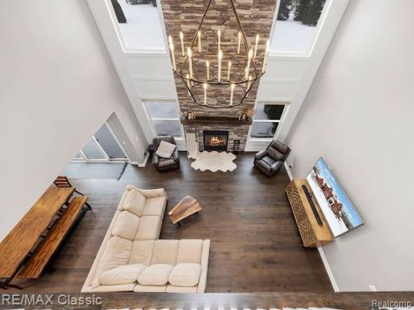 1994 Charles Court, Milford Twp, MI 48380