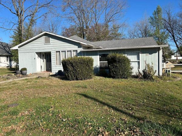 307 N Pine Street, De Soto, IL 62924