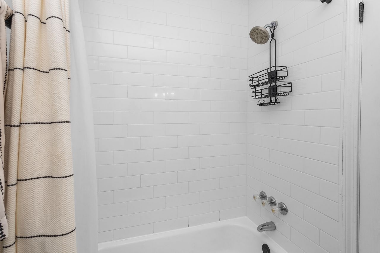 419 Azalea Drive Photo 10