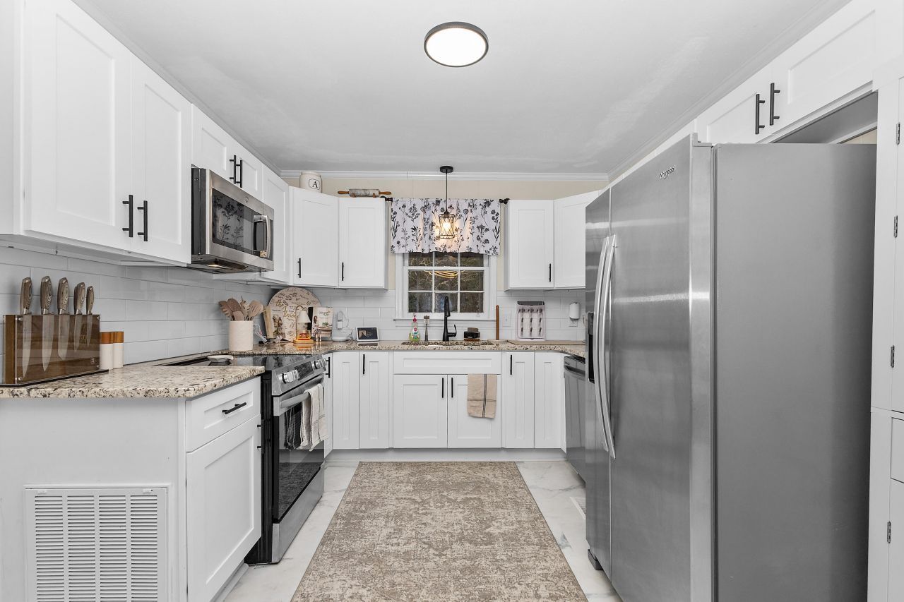 419 Azalea Drive Photo 13