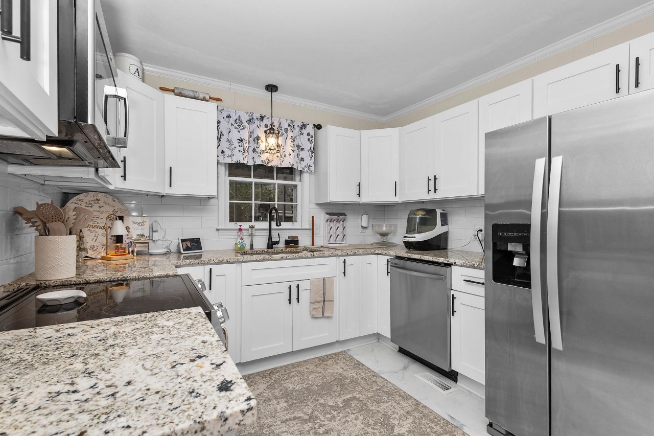 419 Azalea Drive Photo 14