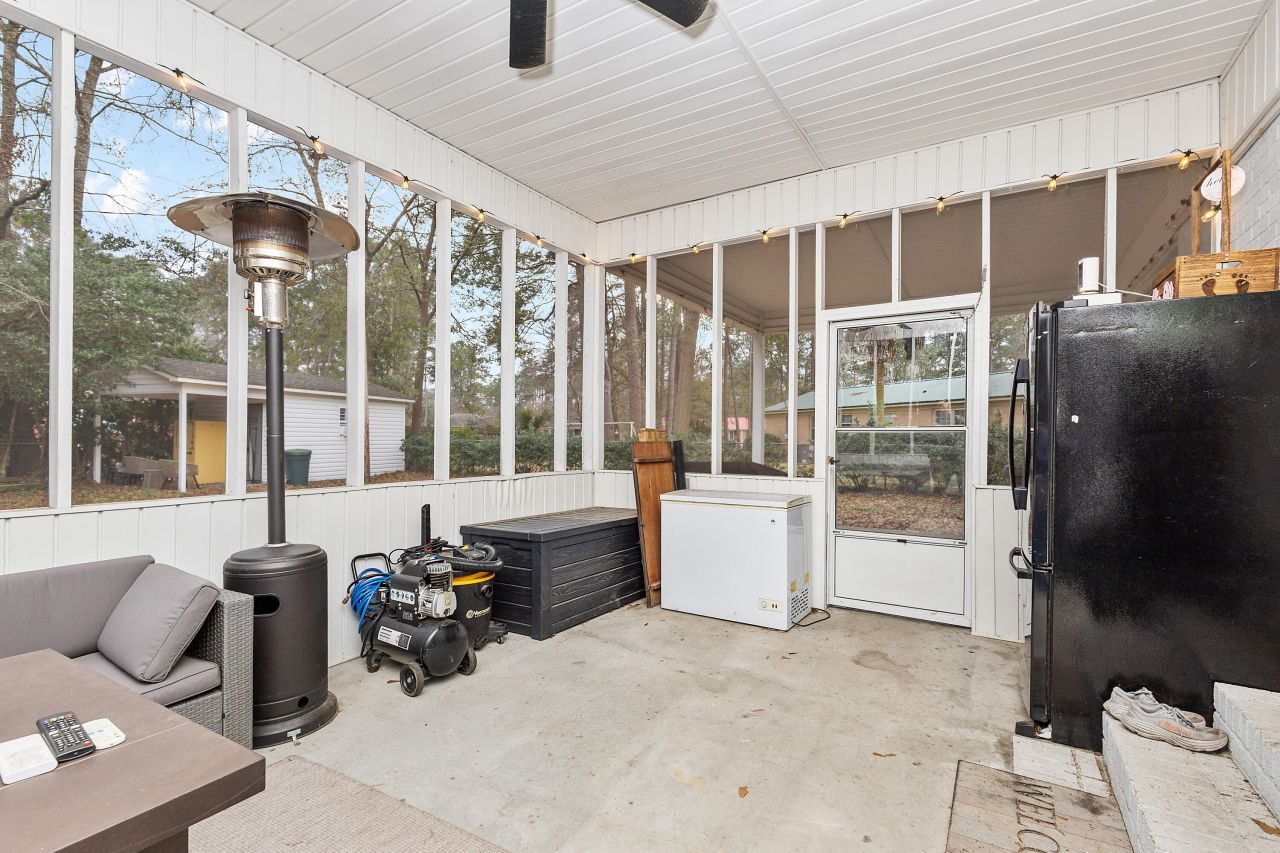 419 Azalea Drive Photo 17