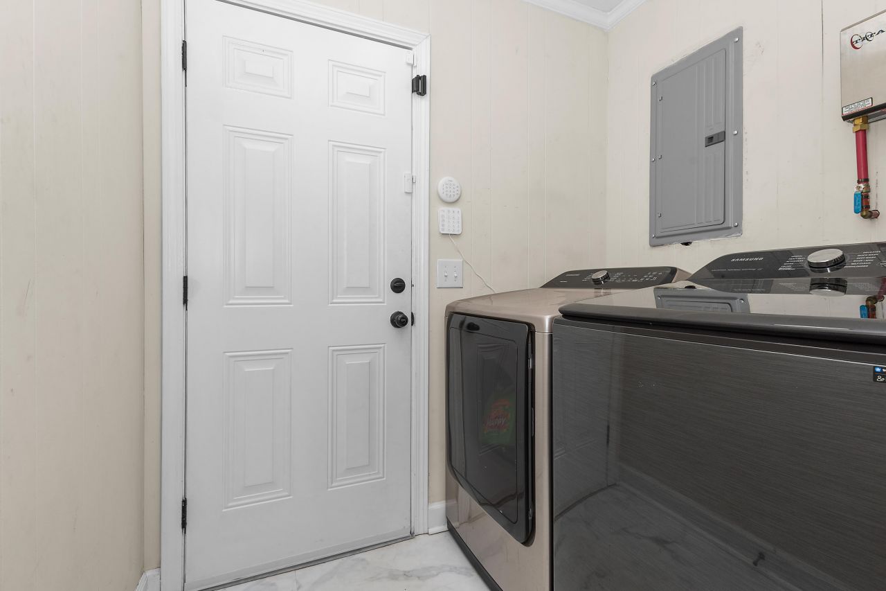 419 Azalea Drive Photo 18