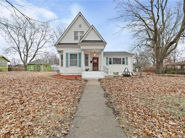 406 S Russell Street, Odessa, MO 64076