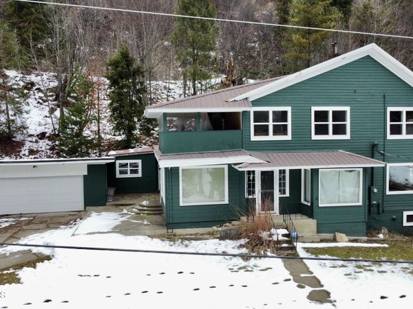 910 Main St , Wardner, ID 83837