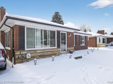 16786 Sprenger Avenue, Eastpointe, MI 48021