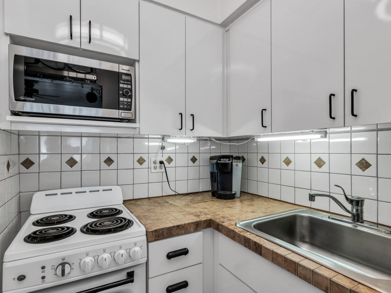 851 Atlantic Shores Boulevard, Unit 120, Hallandale Beach, FL 33009 Photo