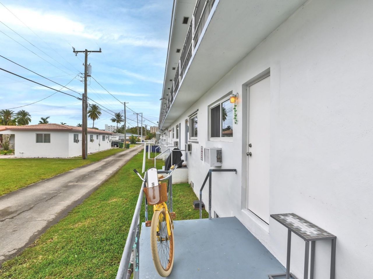851 Atlantic Shores Boulevard, Unit 120, Hallandale Beach, FL 33009 Photo