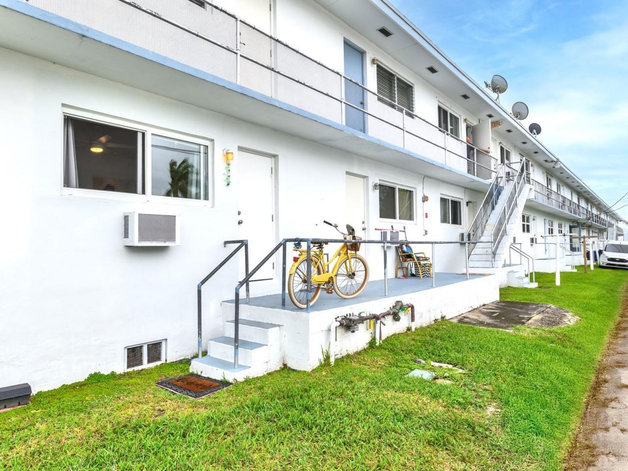 851 Atlantic Shores Boulevard, Unit 120, Hallandale Beach, FL 33009 Photo