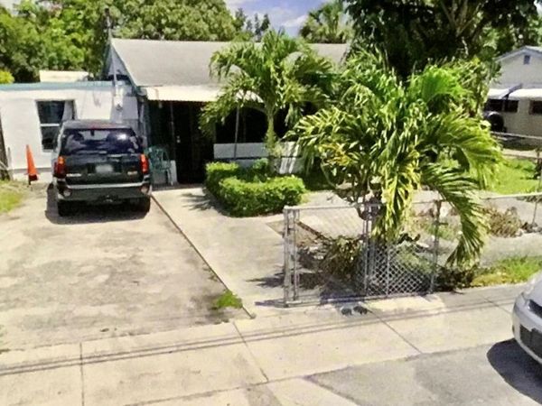 5663 Flagler St, Hollywood, FL 33023