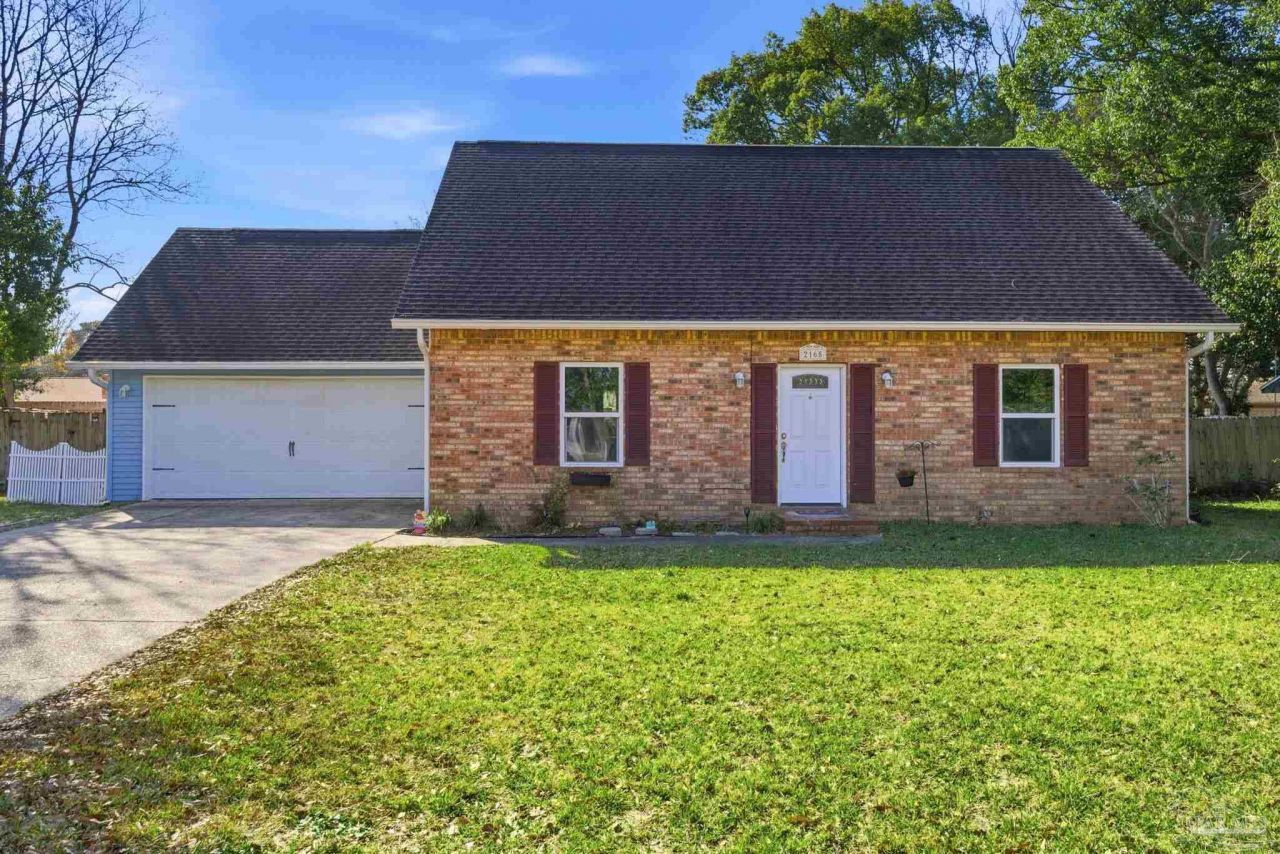 2165 Cliffbrook Ave, Pensacola, FL 32526 Main Photo