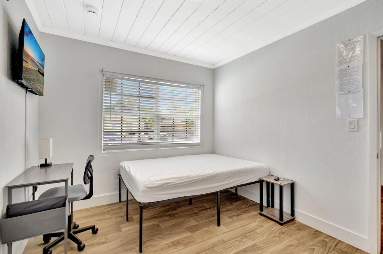 1075 W 30th Street, Riviera Beach, FL 33404 Photo