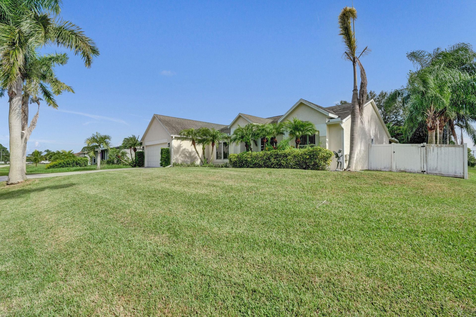 1075 W 30th Street, Riviera Beach, FL 33404 Photo