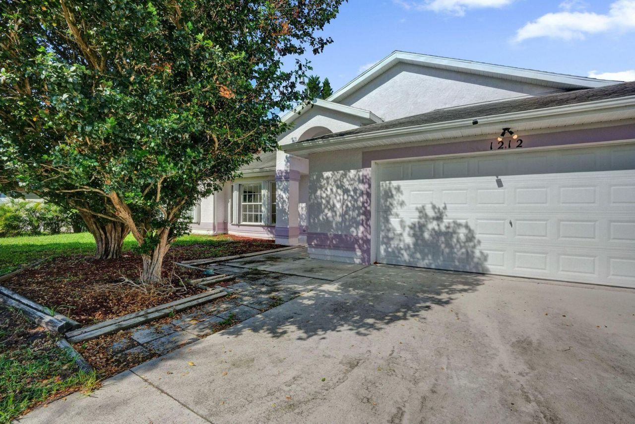 1075 W 30th Street, Riviera Beach, FL 33404 Photo