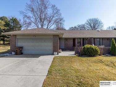 4910 Sinclair Court, Lincoln, NE 68516