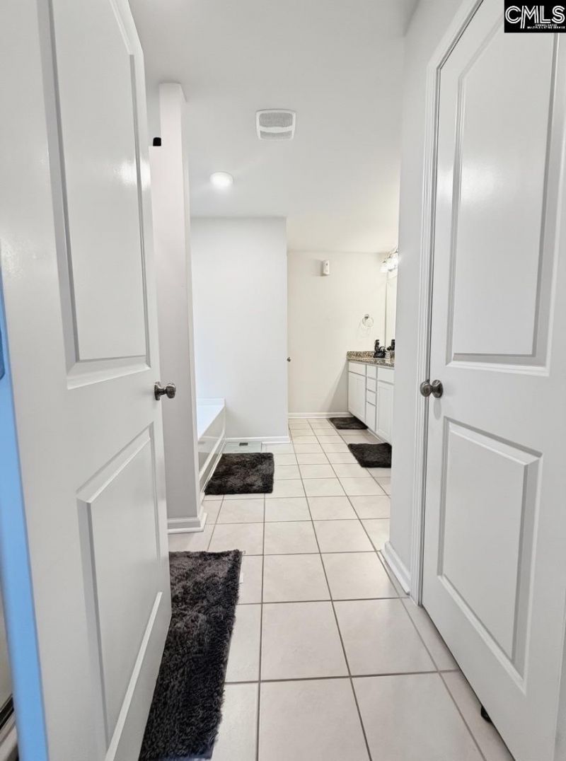 750 Justify Loop Photo 23