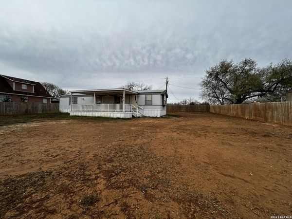 1207 Orange St, Jourdanton, TX 78026