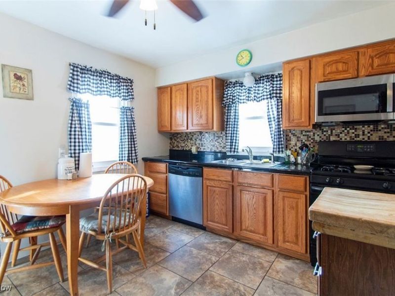 1109 Bell Avenue, Elyria, OH 44035 Photo 8