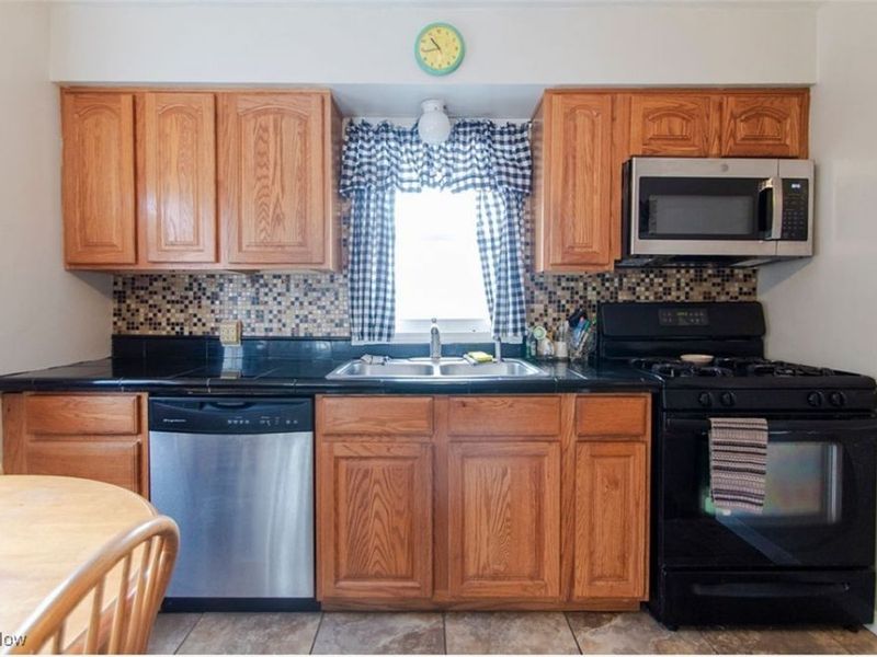 1109 Bell Avenue, Elyria, OH 44035 Photo 9