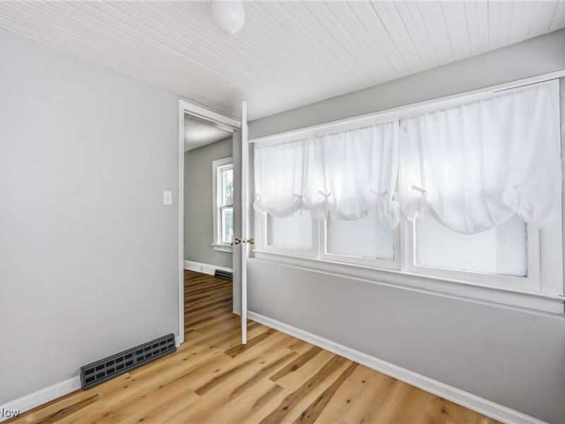 345 E Indiana Avenue, Sebring, OH 44672 Photo 11